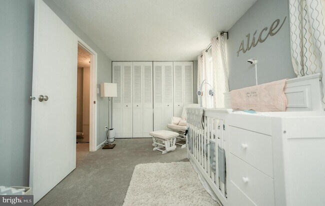 Building Photo - 9134 Everett Ct