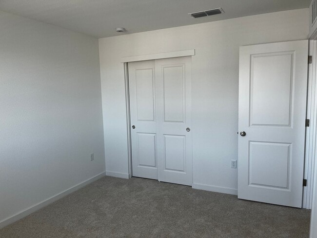 Building Photo - Beautiful New 3 Bedroom, 2.5 Bath, 1856 Sq...