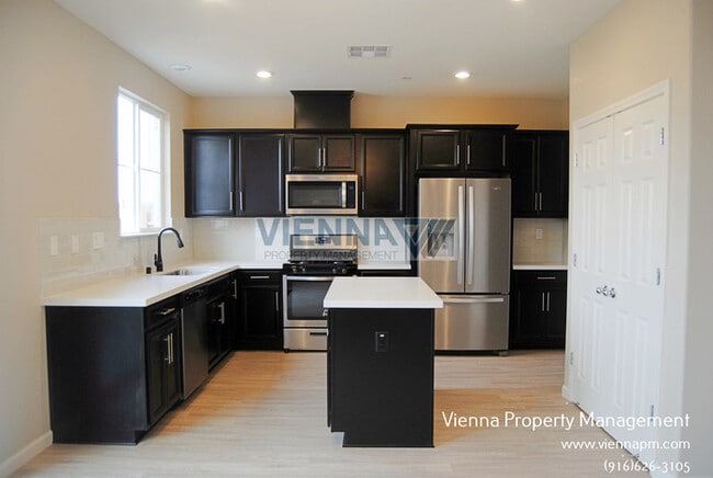 Building Photo - 4331 Gentry Wy
