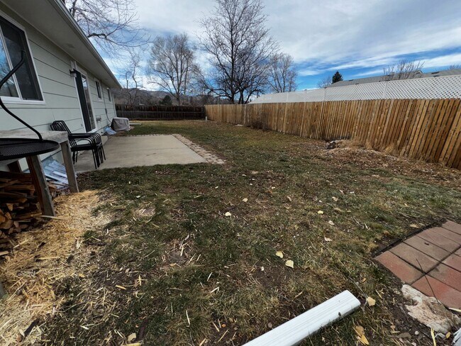 Building Photo - Clean 5 Bedroom Ranch in NW Fort Collins