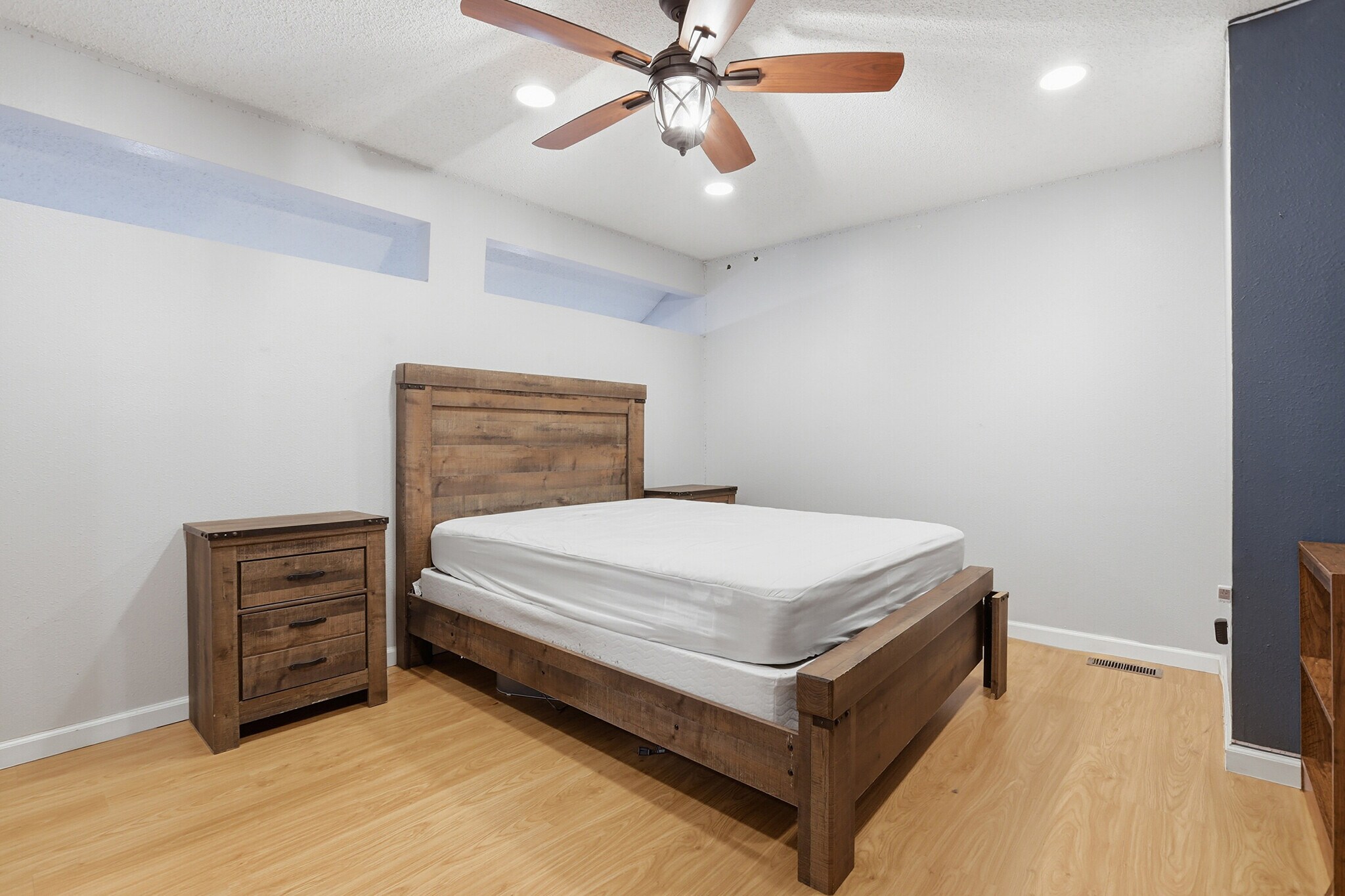 Building Photo - 8327 S Upham Way