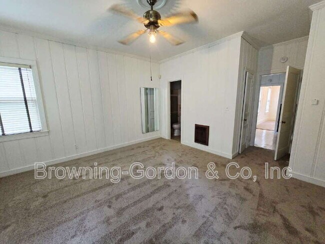 Building Photo - 3016 Lebanon Pike