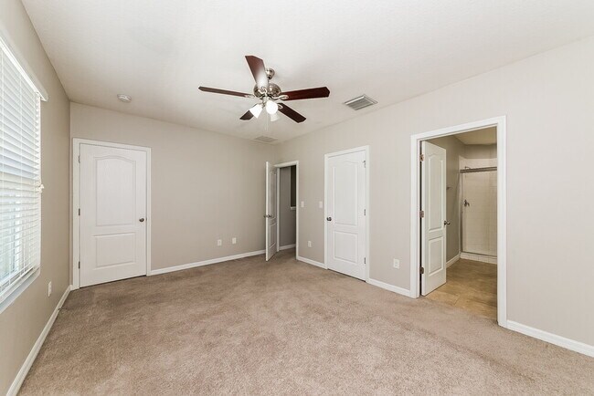 Building Photo - 10408 Red Carpet Ct