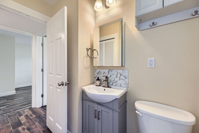 Building Photo - Excellent 4Bed/2Bath Home in Kirkland!