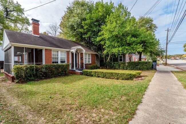 Building Photo - Beautiful brick cottage on Central Avenue ...