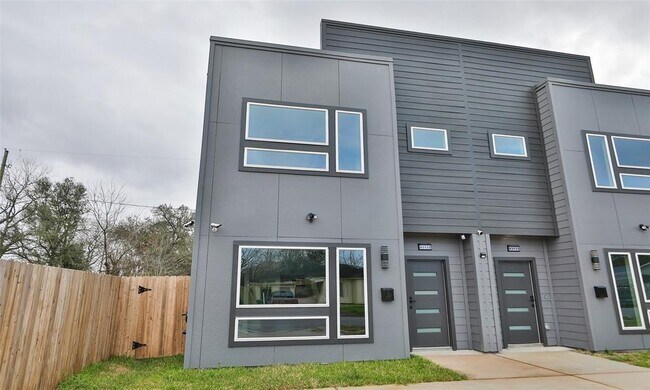 Building Photo - 9315 Ashville Dr
