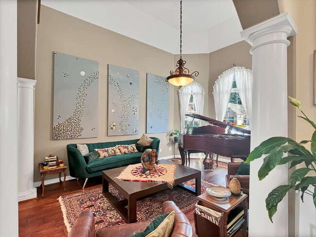 Building Photo - 663 Wyndham Way