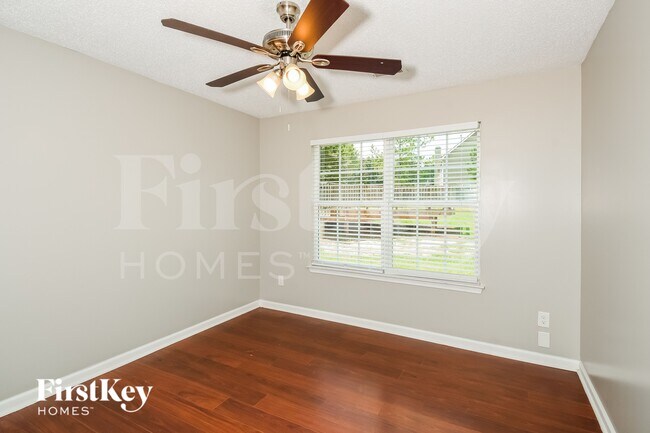 Building Photo - 169 Freedom Dr