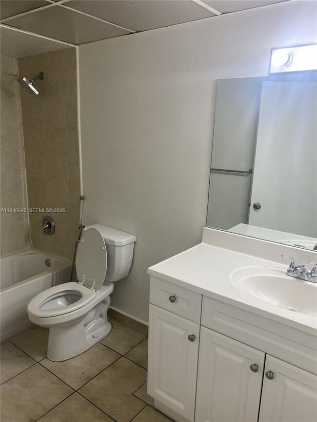 Building Photo - 8290 Lake Dr