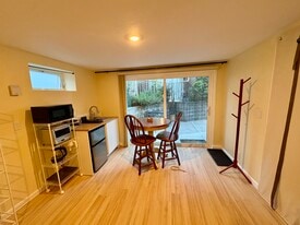 Building Photo - 4 Miramar Ave