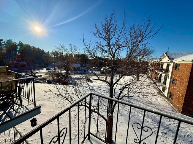 Building Photo - 4 Fairfax Ave