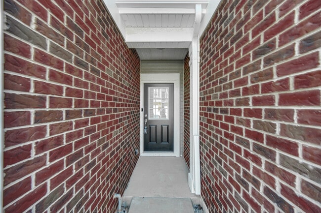 Building Photo - 2260 Horseshoe Cir