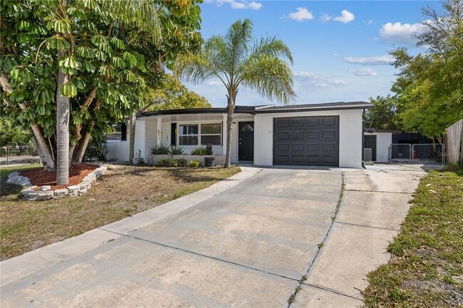Building Photo - 4430 Shoreline Dr
