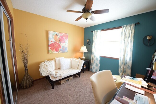 Building Photo - Fantastic 4 Bedroom 2 Bath House For Rent in Sartell - Sartell Schools