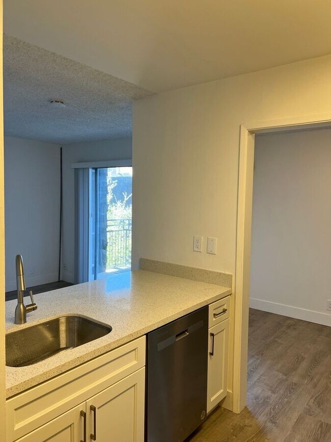 Building Photo - 2309 Blake St