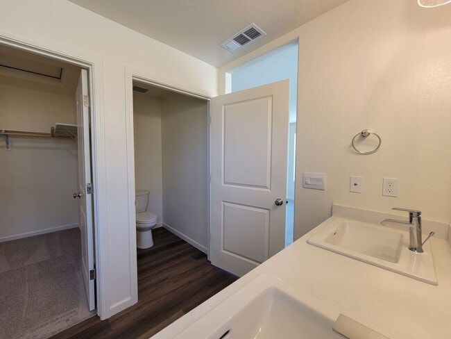 Building Photo - Brand New Home