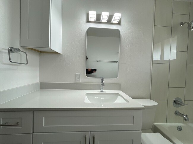 Building Photo - 762 Vrain St