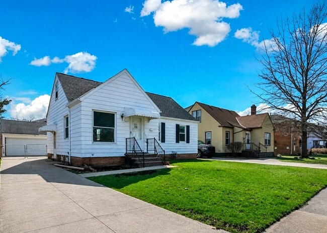 Building Photo - 7615 Kenilworth Ave