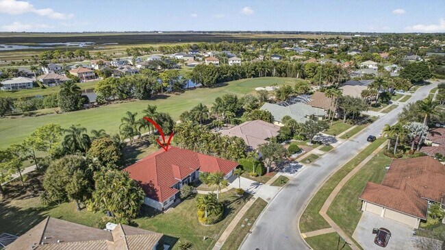 Building Photo - 1940 S Club Dr