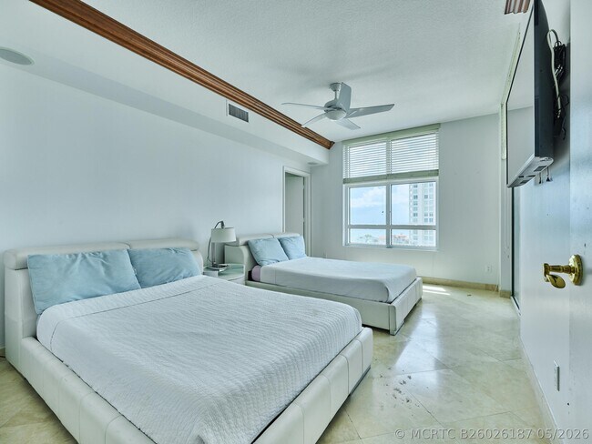 Building Photo - 3720 S Ocean Blvd