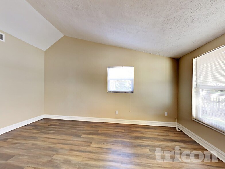 Building Photo - 8840 55th Wy N