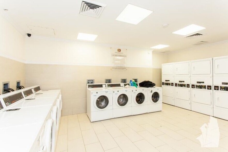 Building Photo - 4607 N Sheridan Rd