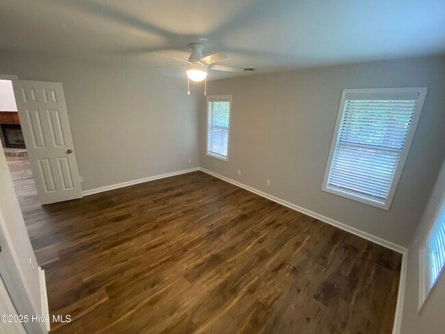 Building Photo - 8 Sand Dollar Dr