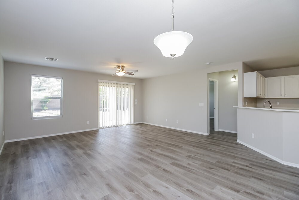 Building Photo - 38059 N Carolina Ave