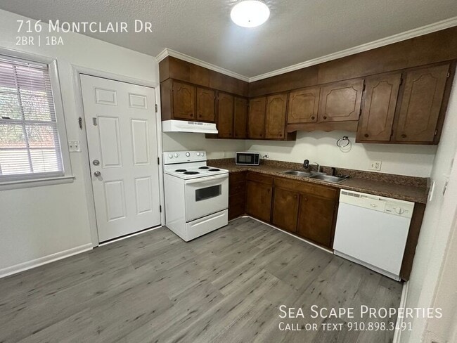 Building Photo - 716 Montclair Dr