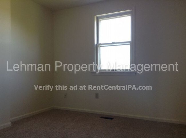 Building Photo - 836 Allenview Dr