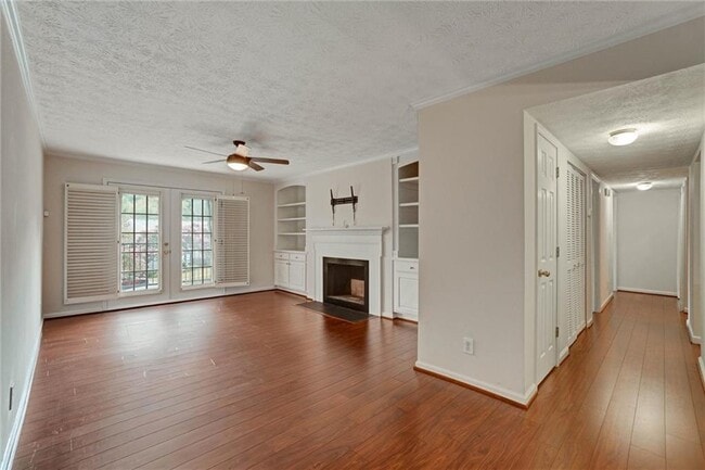 Building Photo - 3513 Essex Ave