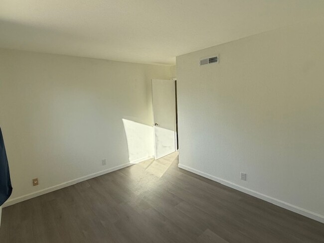 Building Photo - 3-Bedroom, 3-Bathroom Richmond Home Availa...