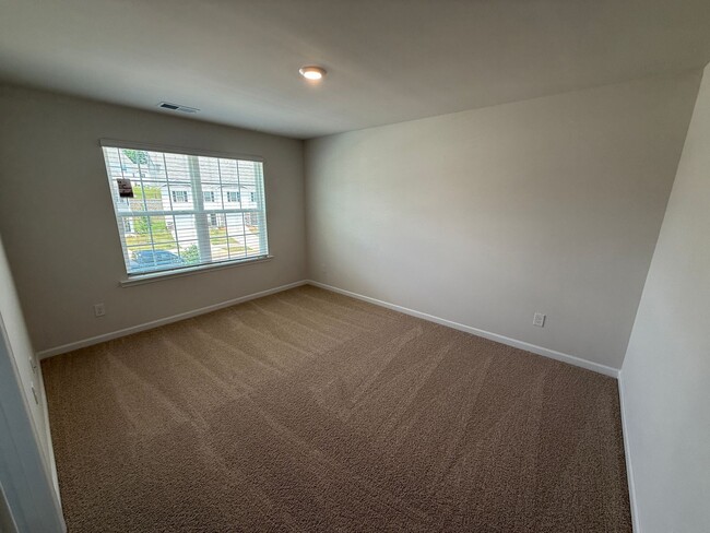 Building Photo - Brand New Townhome in North Charlotte