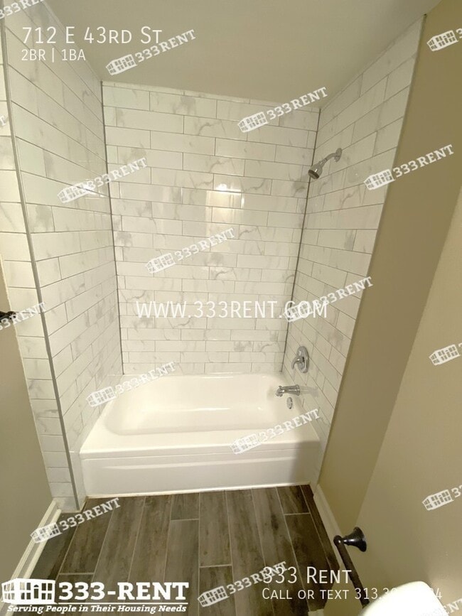 Building Photo - 712 E 43rd St