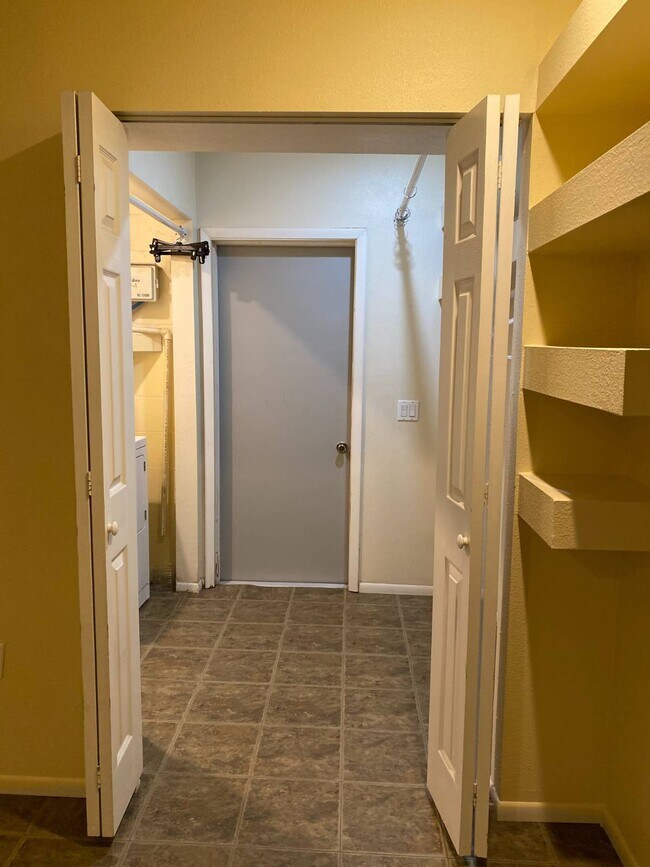 Building Photo - 5344 Elwood Rd