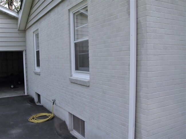Building Photo - 9254 Sappington Rd