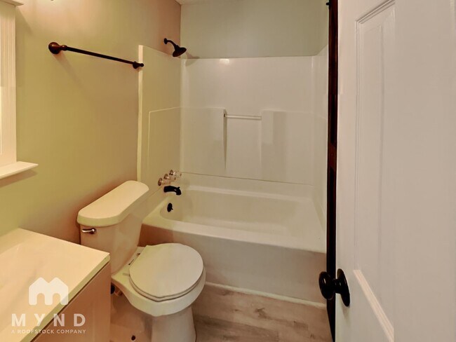 Building Photo - 944 Scoggins Rd