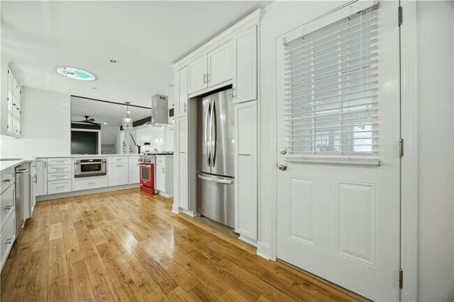 Building Photo - 2220 Spring Mill Cove