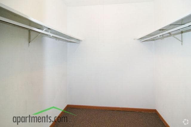 Closet - Crossings at Freedom