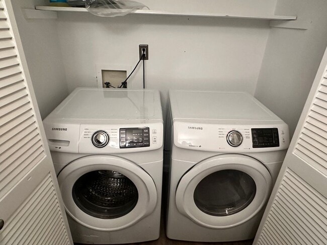 Building Photo - Adorable 3-Bedroom Home in the Heart of Cary with an Amazing Outdoor Space + Fenced Backyard!