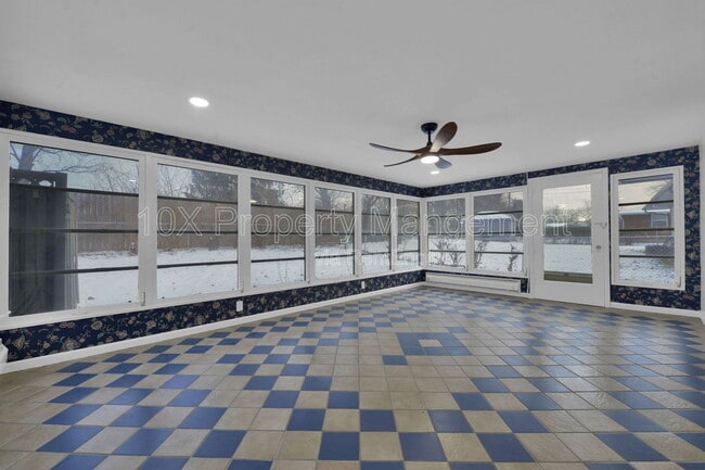 Building Photo - 1638 Parkinson Dr