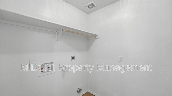 Building Photo - 137 Jerry Lees Trail