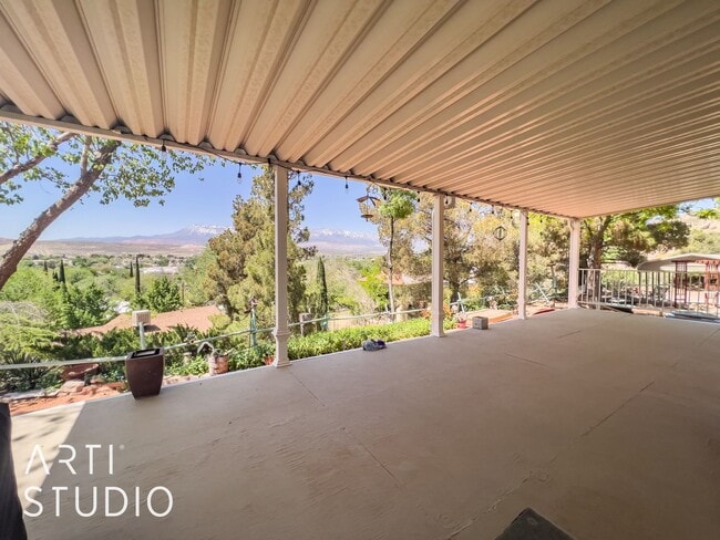 Building Photo - Newly Remodeled Home in LaVerkin
