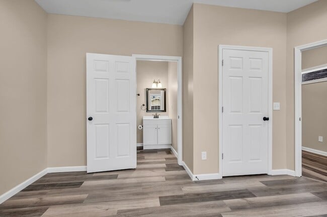 Building Photo - 1911 9th Ave N