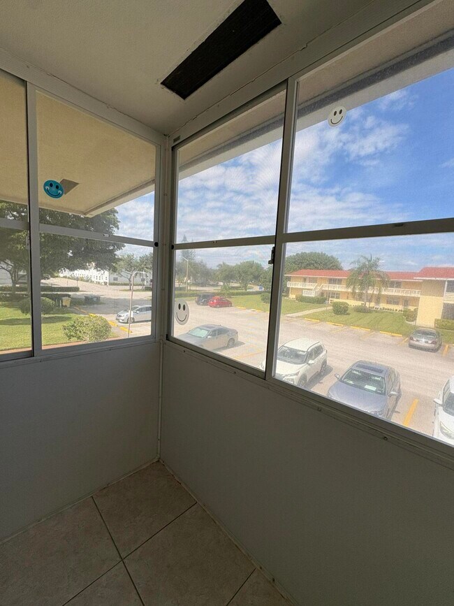 Building Photo - 113 Waltham E