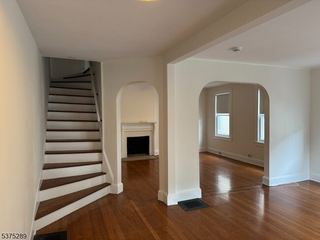 Building Photo - 52 Riggs Pl