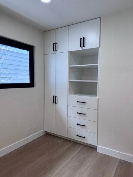 Built in Closet 2nd bedroom - 1310 Loma Dr