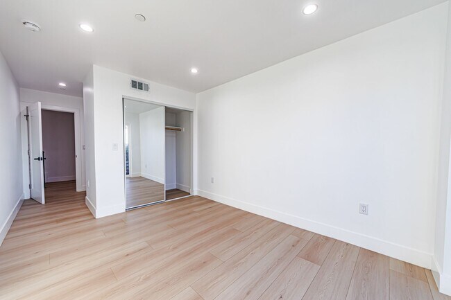 Building Photo - 1656 S Hayworth Ave