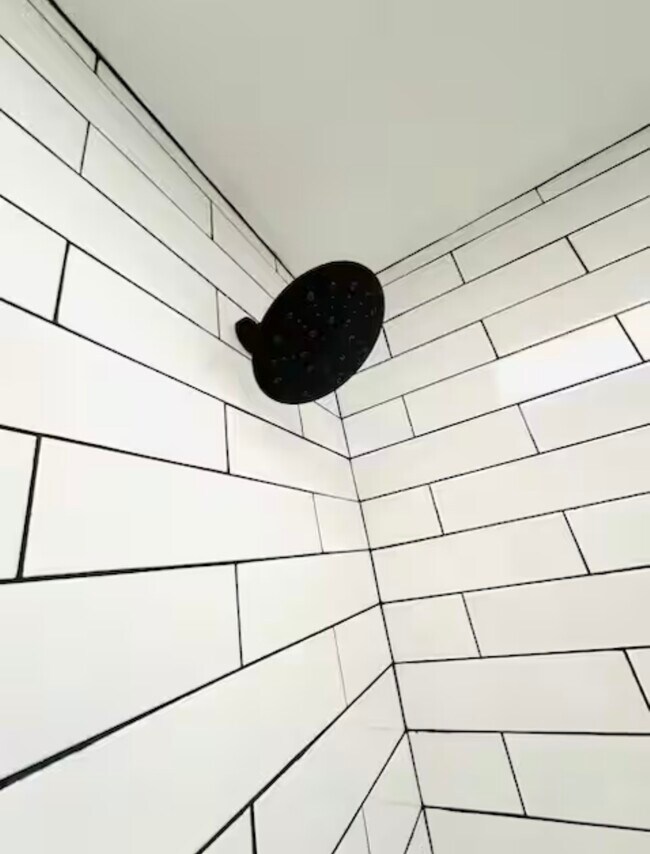 Building Photo - 3007 Willowbend Rd