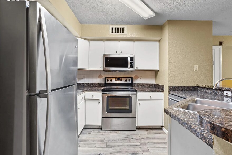 Building Photo - 826 Camargo Way